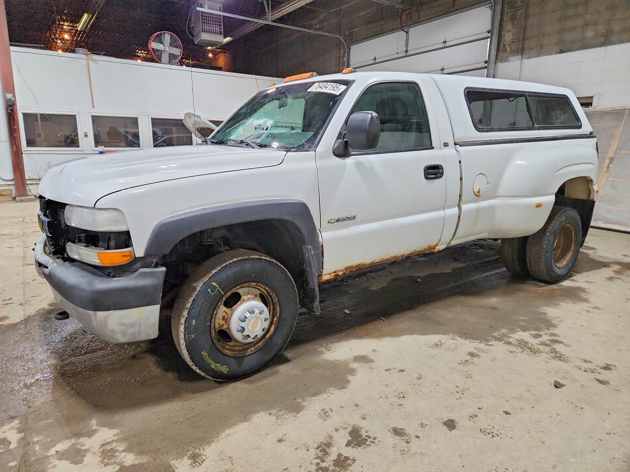 2001 Chevrolet Silverado 3500, VIN 1GCJK34U01F140870 — Front end