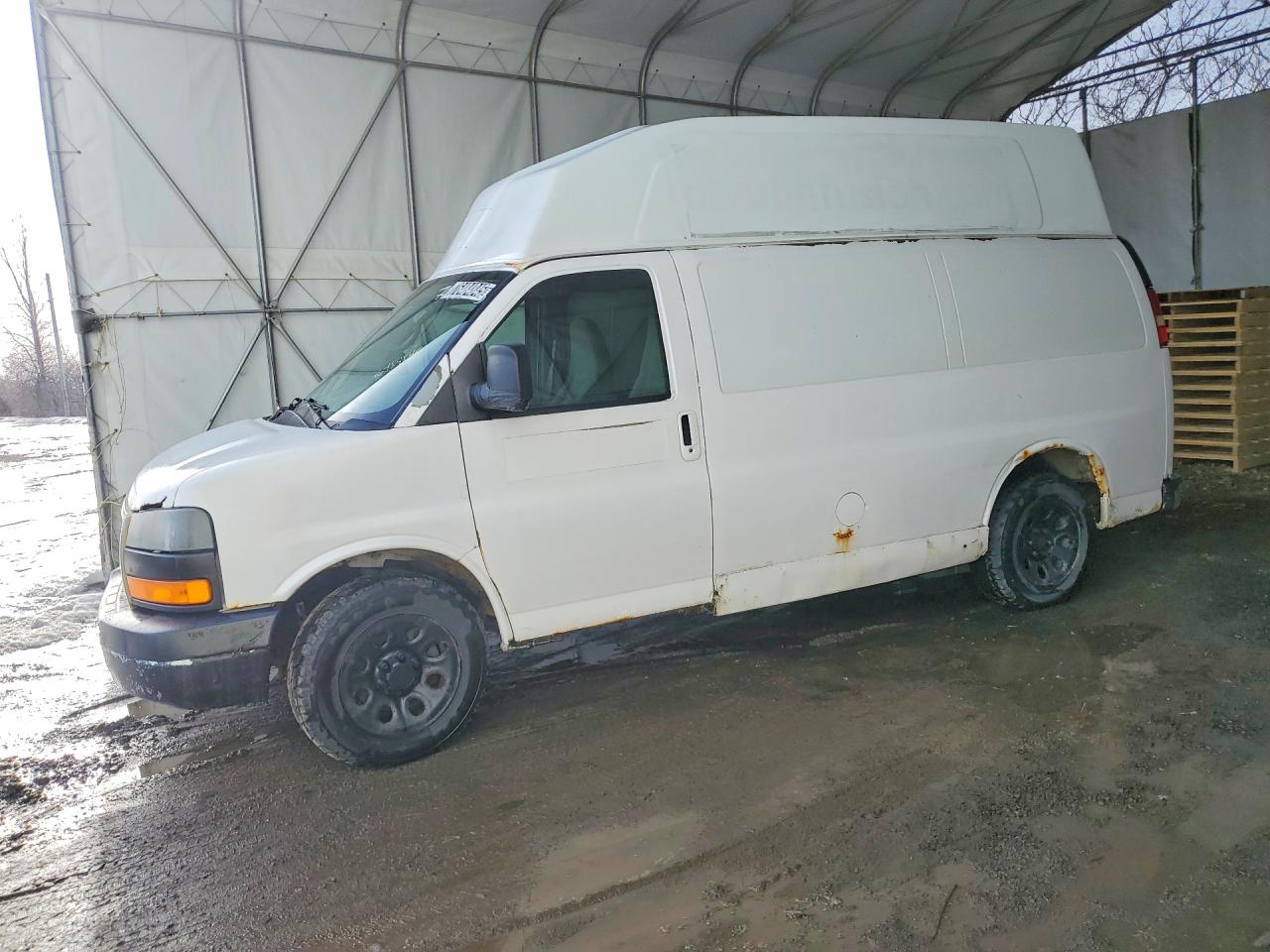 2009 GMC Savana Cargo, VIN 1GTFG15X491156308 — Side