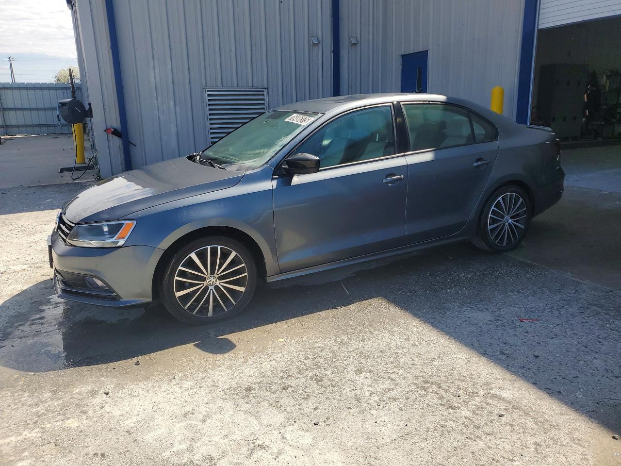 2016 Volkswagen Jetta Sport, VIN 3VWD17AJ1GM419350 — Roof