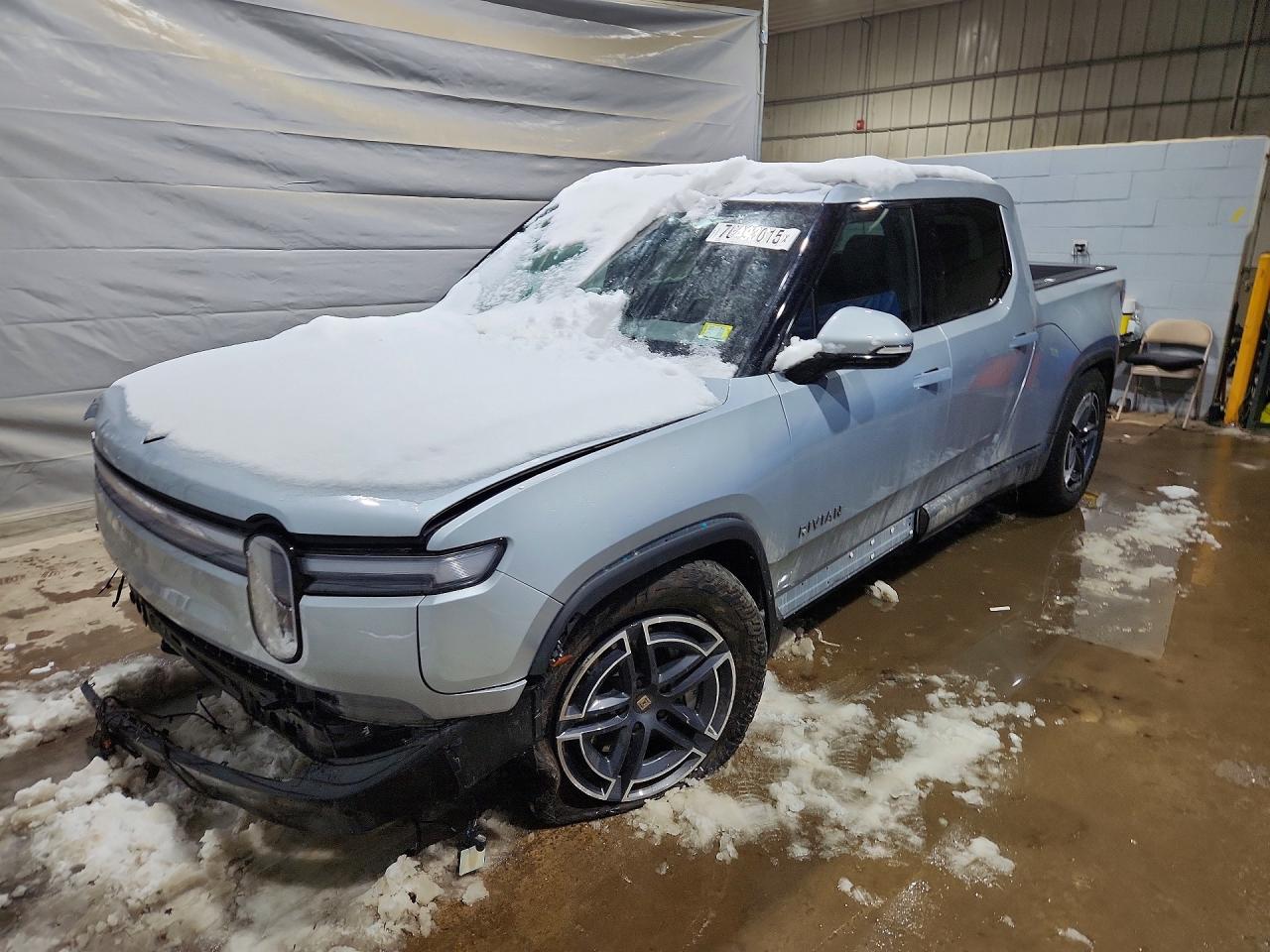 2025 Rivian R1T Adventure, VIN 7FCTGBAA0SN040526 — All over