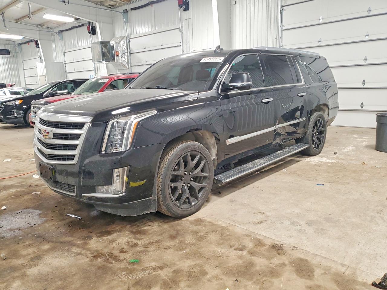 2017 Cadillac Escalade ESV Premium Luxury, VIN 1GYS4JKJ1HR235839 — Side