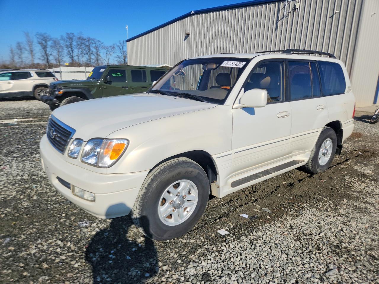 2002 Lexus LX 470, VIN JTJHT00W323516396 — Minor dents and scratches