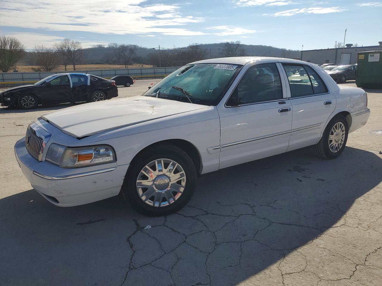 2008 Mercury Grand Marquis GS, VIN 2MEFM74V68X634826 — Roof