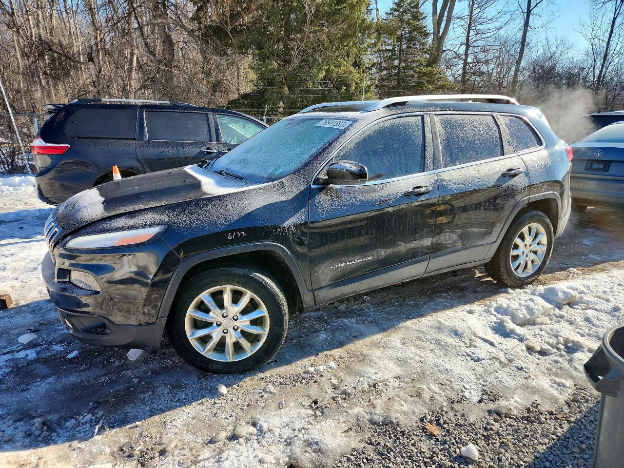 2016 Jeep Cherokee Limited, VIN 1C4PJMDBXGW235219 — Front end