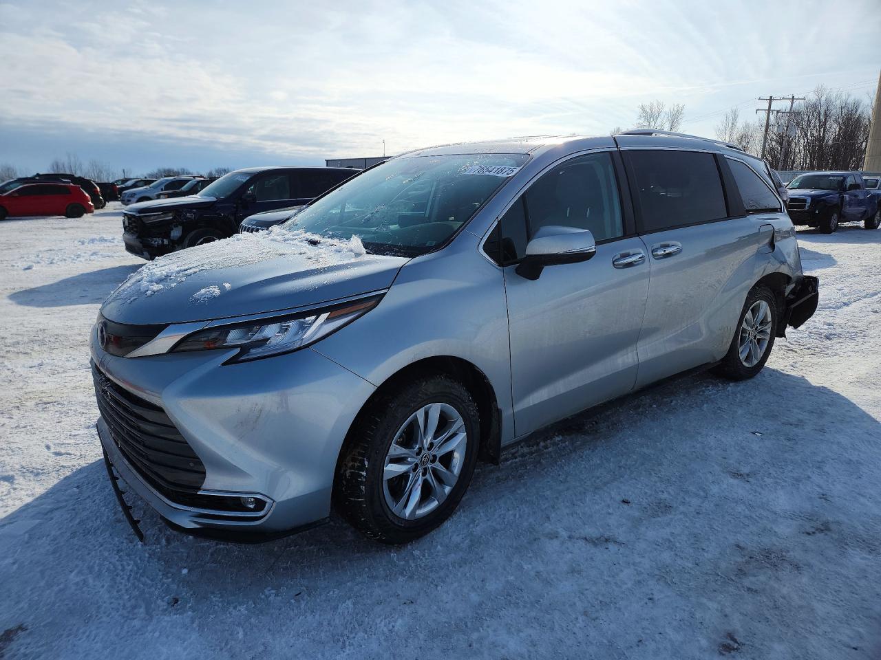 2024 Toyota Sienna Limited, VIN 5TDZSKFC3RS127625 — Rear end