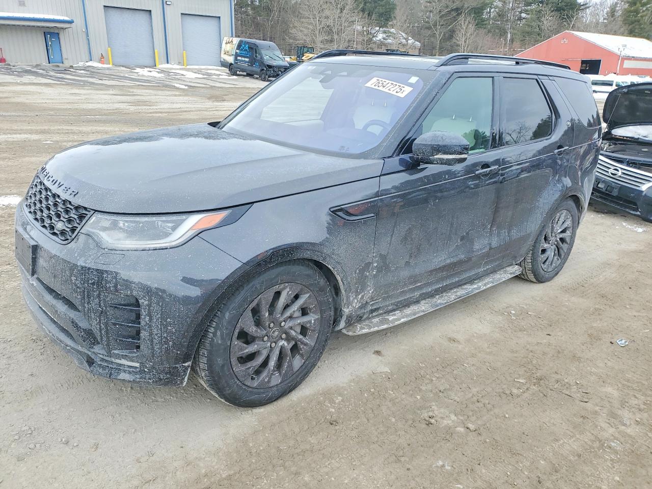 2022 Land Rover Discovery, VIN SALRT2EX1N2464399 — Front end
