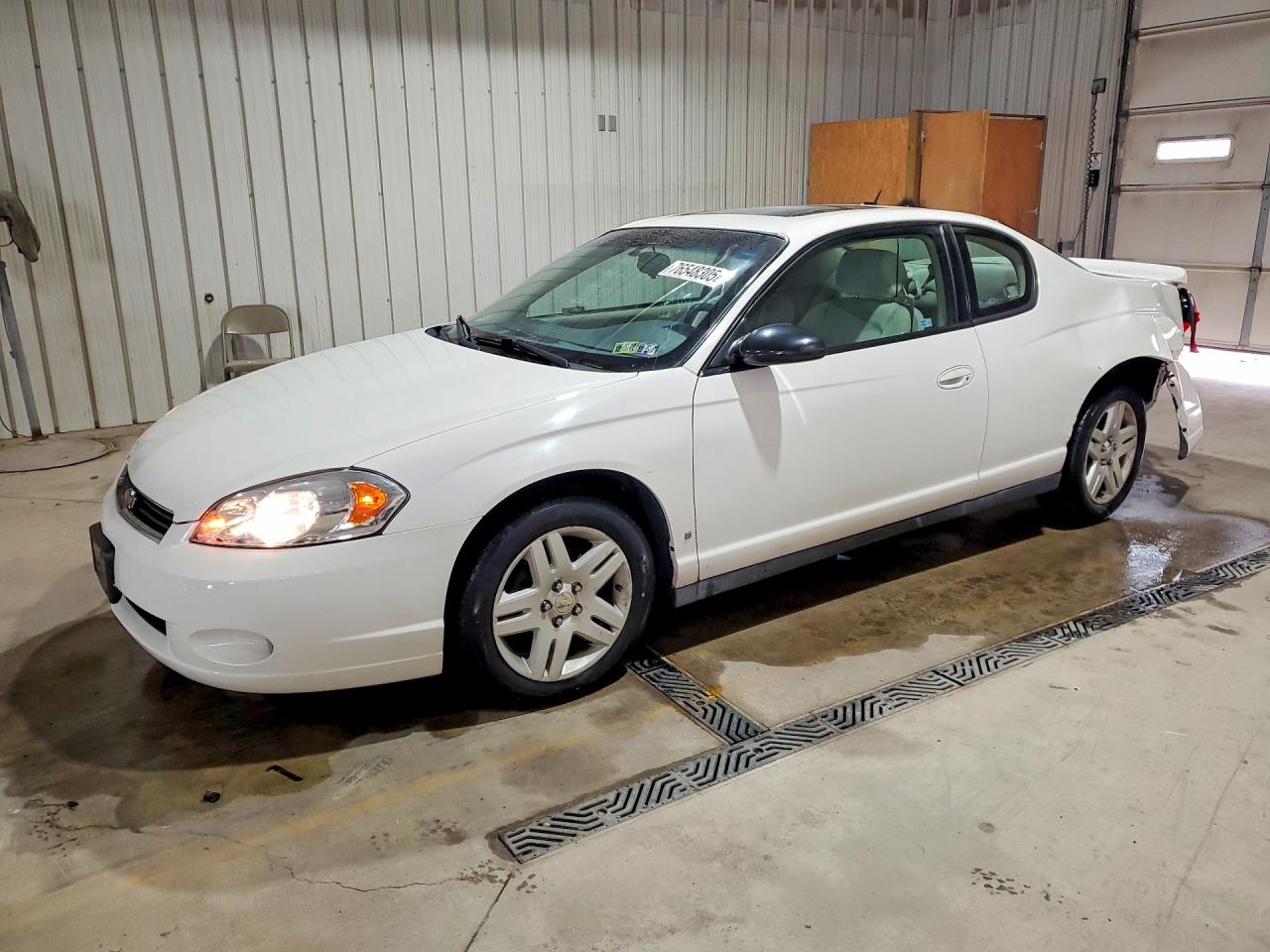 2006 Chevrolet Monte Carlo LT 3.9L, VIN 2G1WK161169240174 — Rear end