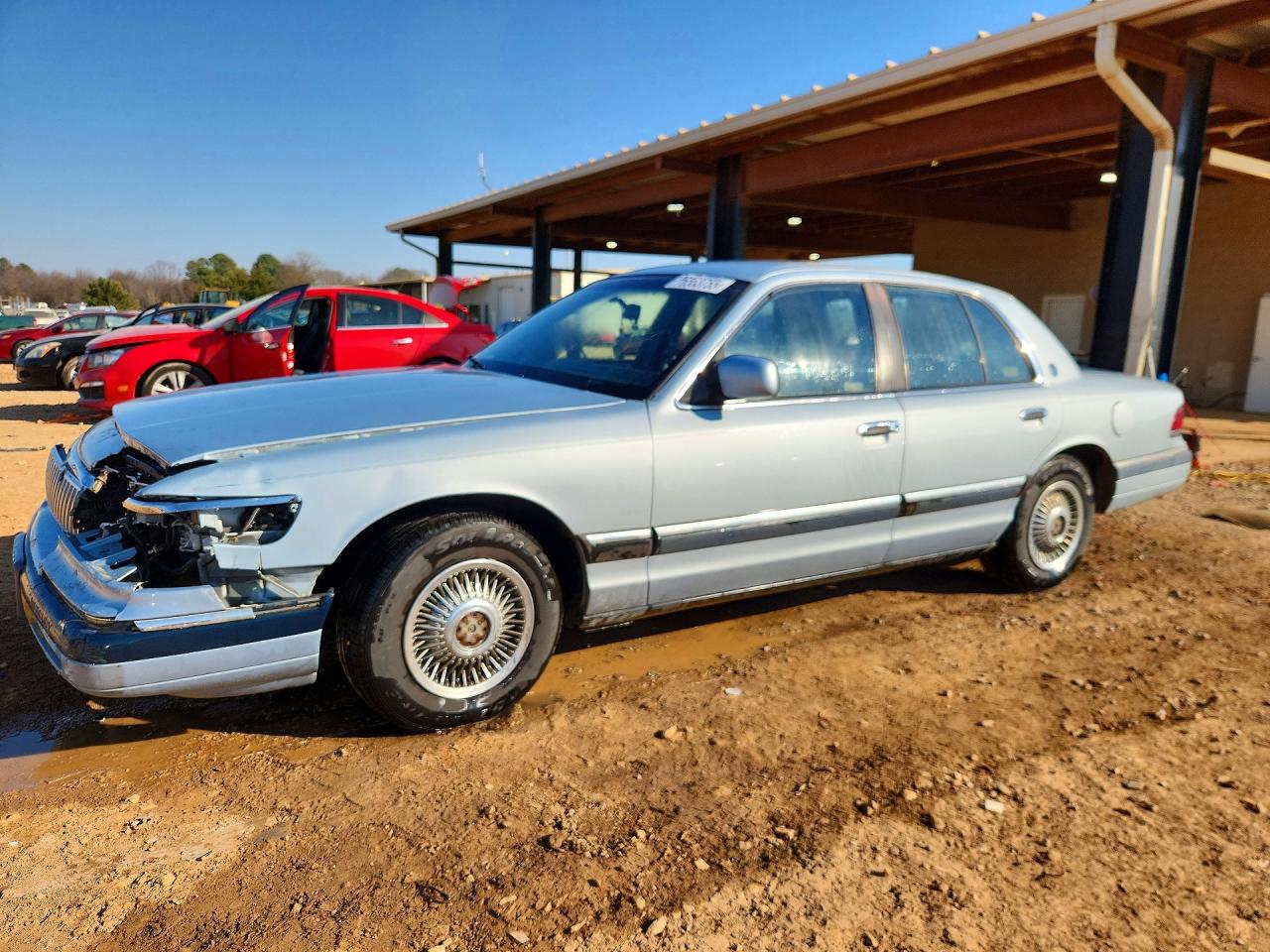 1992 Mercury Grand Marquis GS, VIN 2MELM74W1NX756226 — Front end