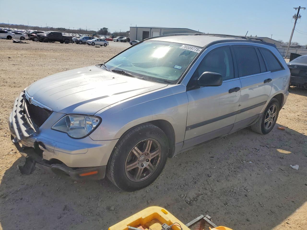 2008 Chrysler Pacifica LX, VIN 2A8GM48L98R100911 — Front end