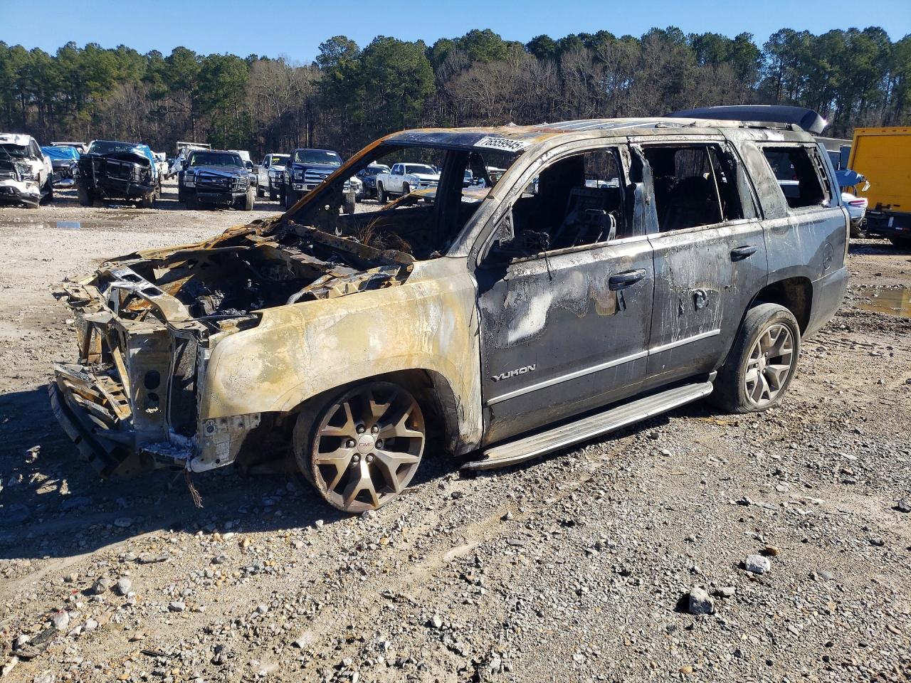 2017 GMC Yukon SLT, VIN 1GKS1BKC0HR336316 — Burn