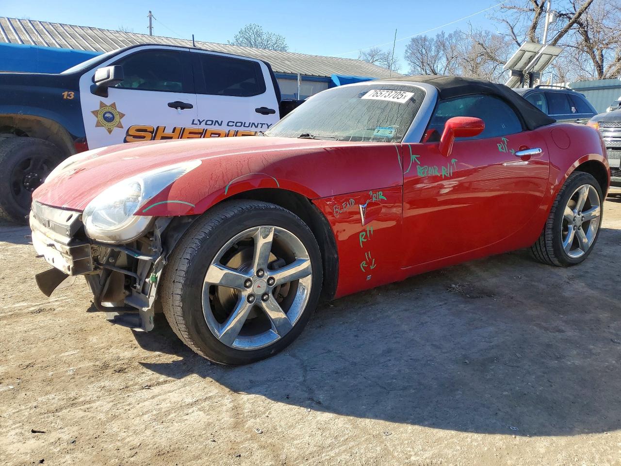 2007 Pontiac Solstice, VIN 1G2MB35B37Y136498 — Front end