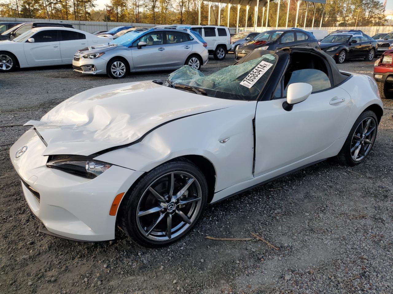2020 Mazda MX-5 Miata Grand Touring, VIN JM1NDAD7XL0410784 — Крыша