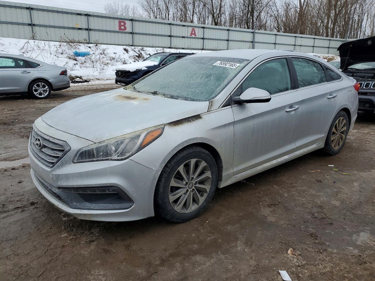 2015 Hyundai Sonata Limited, VIN 5NPE34AF2FH100572 — Engine fire