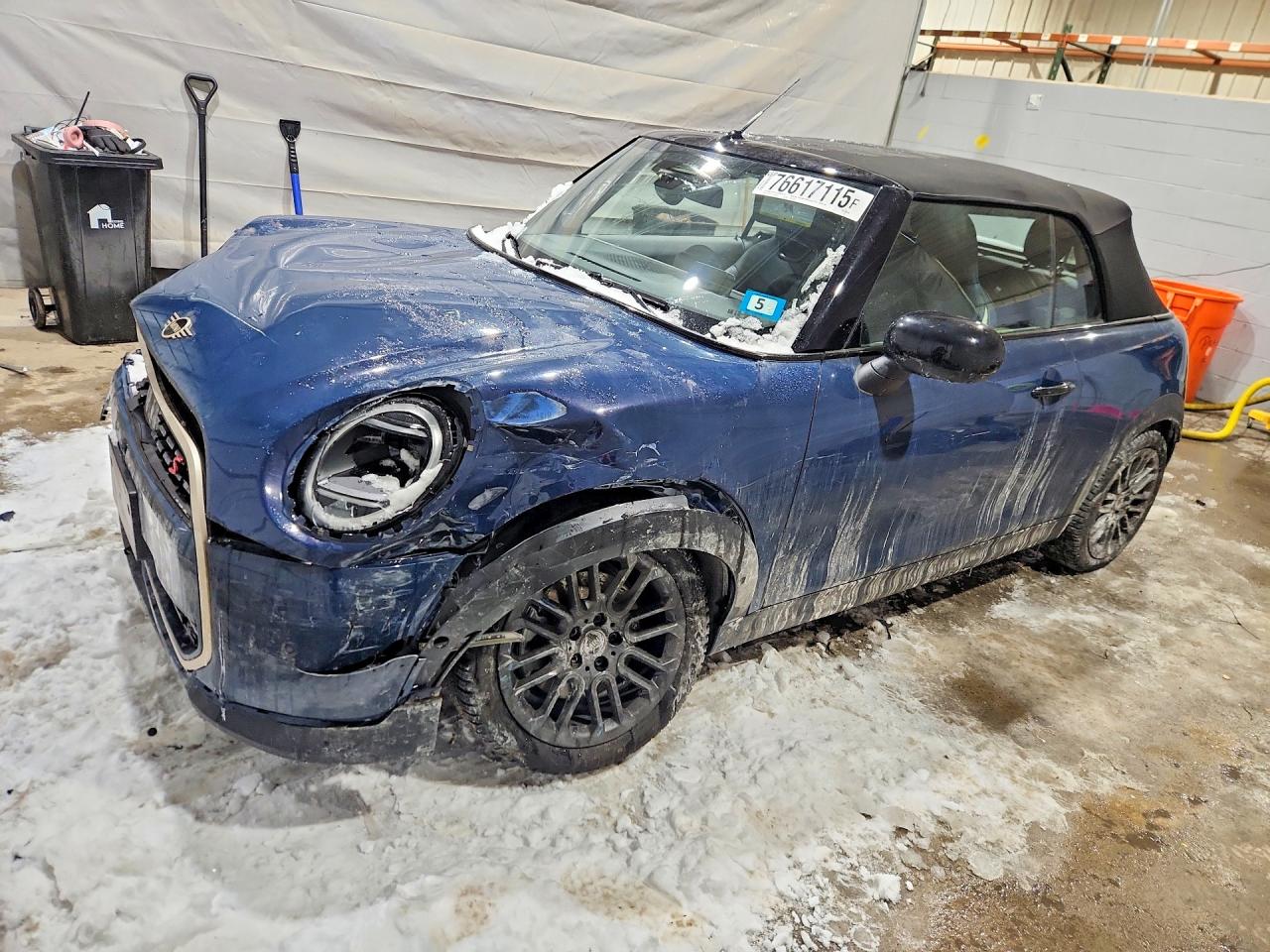 2025 MINI Convertible Cooper S, VIN WMW23GX09S2X48586 — Перед