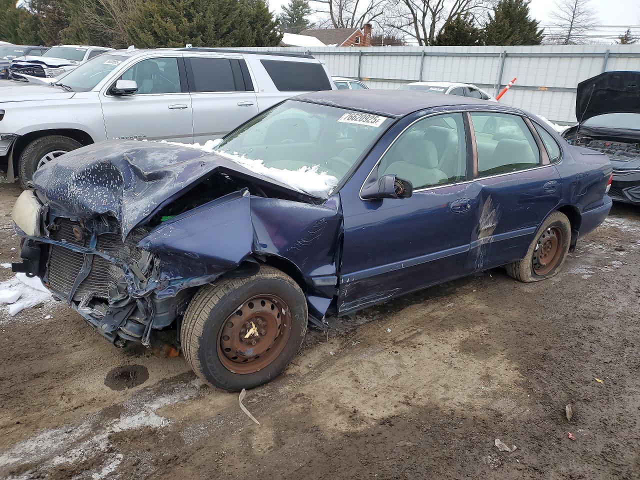 1997 Toyota Avalon XLS, VIN 4T1BF12B2VU175910 — Front end