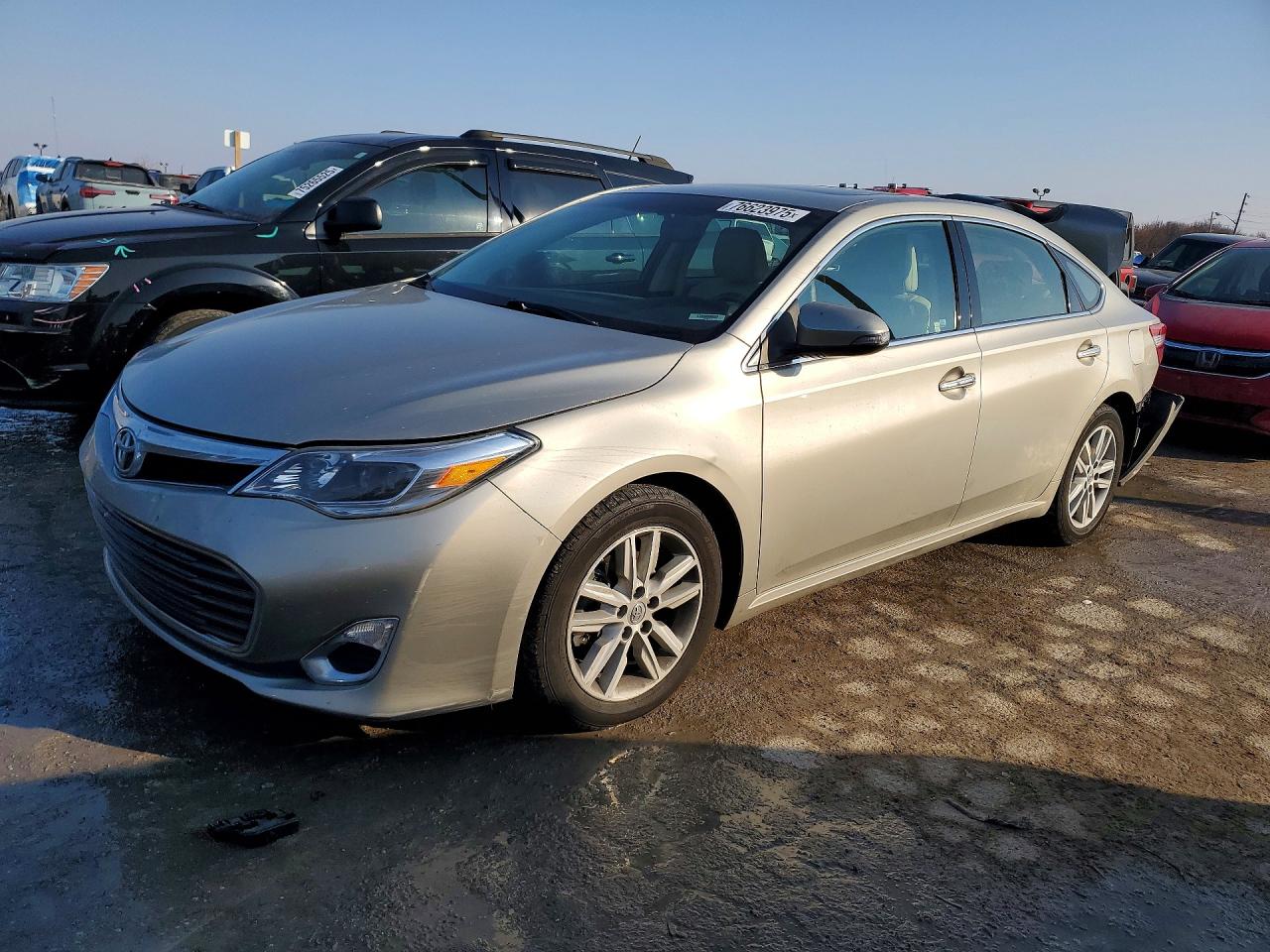 2014 Toyota Avalon XLE Premium, VIN 4T1BK1EB6EU106631 — Rear end