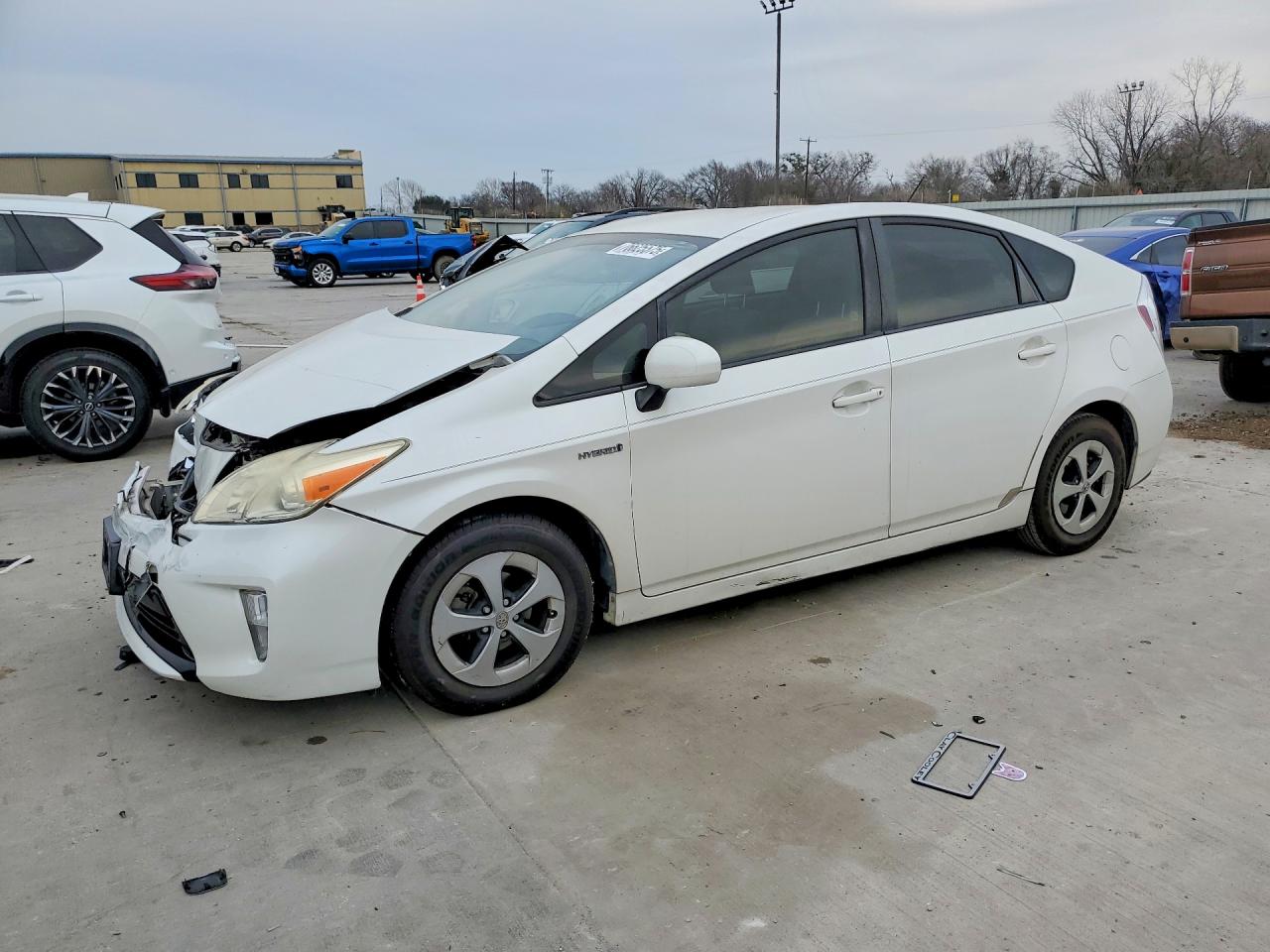 2013 Toyota Prius Three, VIN JTDKN3DU6D5695716 — Front end