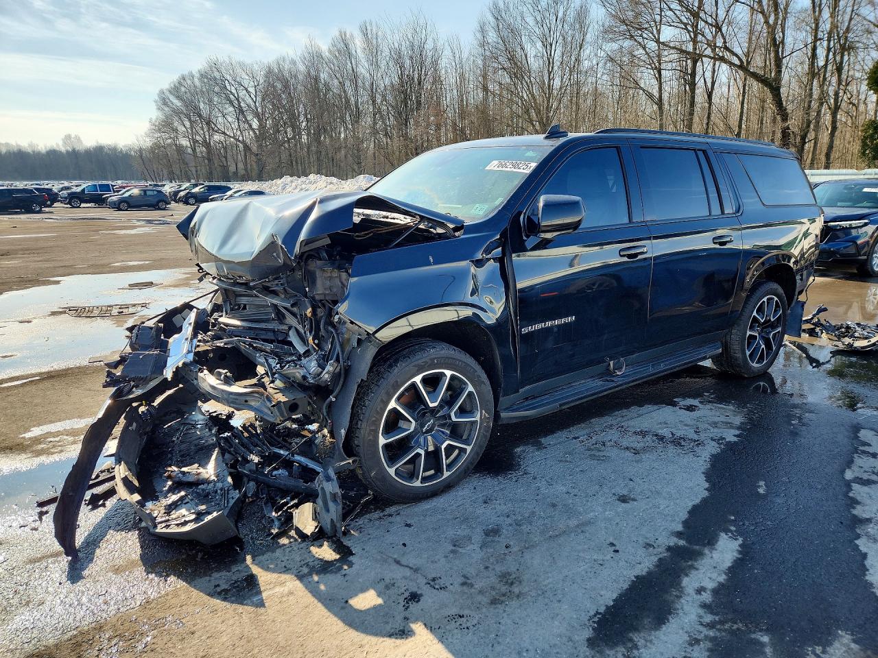 2021 Chevrolet Suburban LT, VIN 1GNSKCKD6MR256558 — Front end