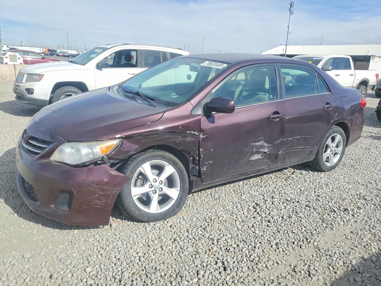 2013 Toyota Corolla LE, VIN 2T1BU4EE0DC085586 — Side