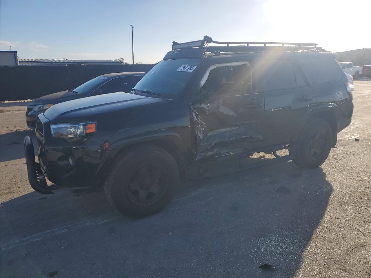 2018 Toyota 4Runner Limited, VIN JTEZU5JR8J5177949 — Side