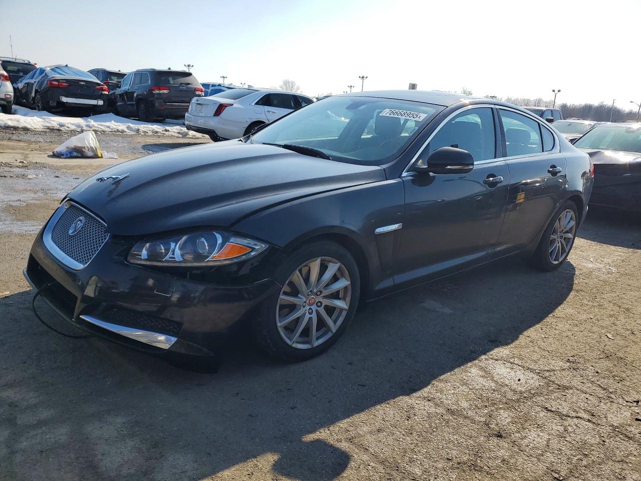 2015 Jaguar XF T Premium, VIN SAJWA0FS7FPU56322 — Front end