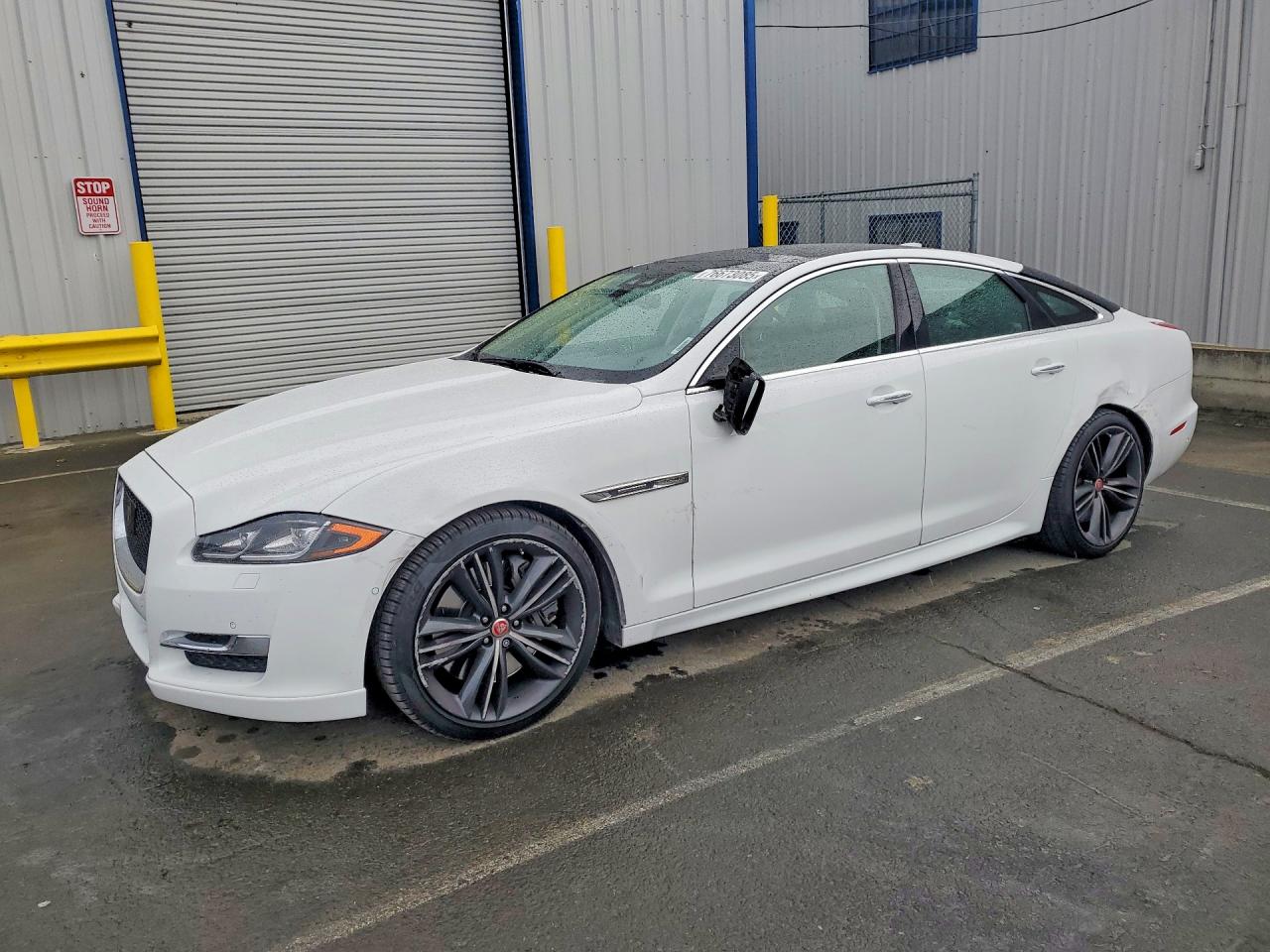 2019 Jaguar XJ Supercharged, VIN SAJWA1CE0KMW22129 — Side