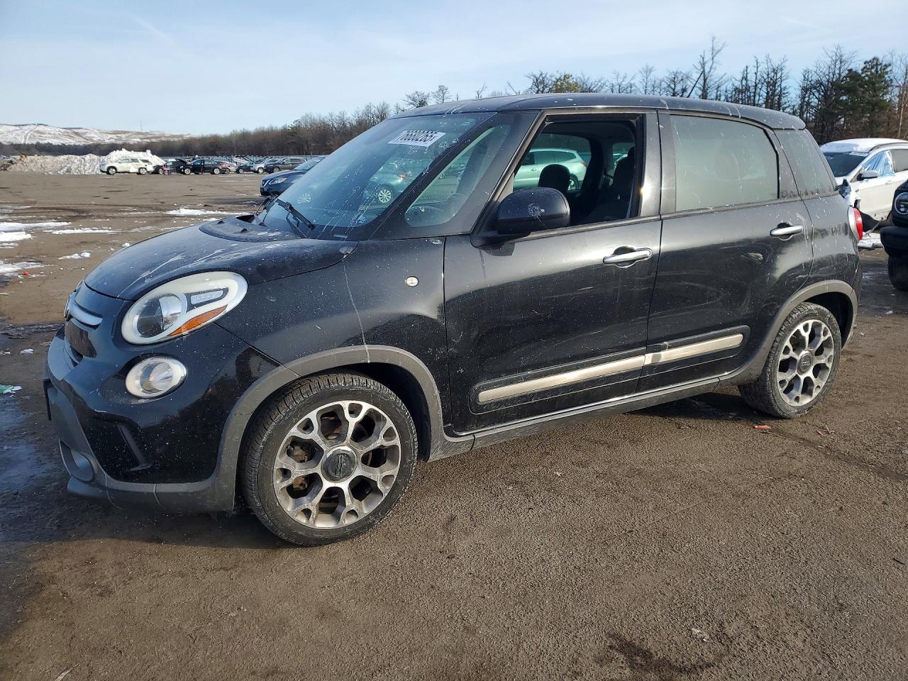 2014 FIAT 500L Trekking, VIN ZFBCFADH1EZ015744 — Minor dents and scratches