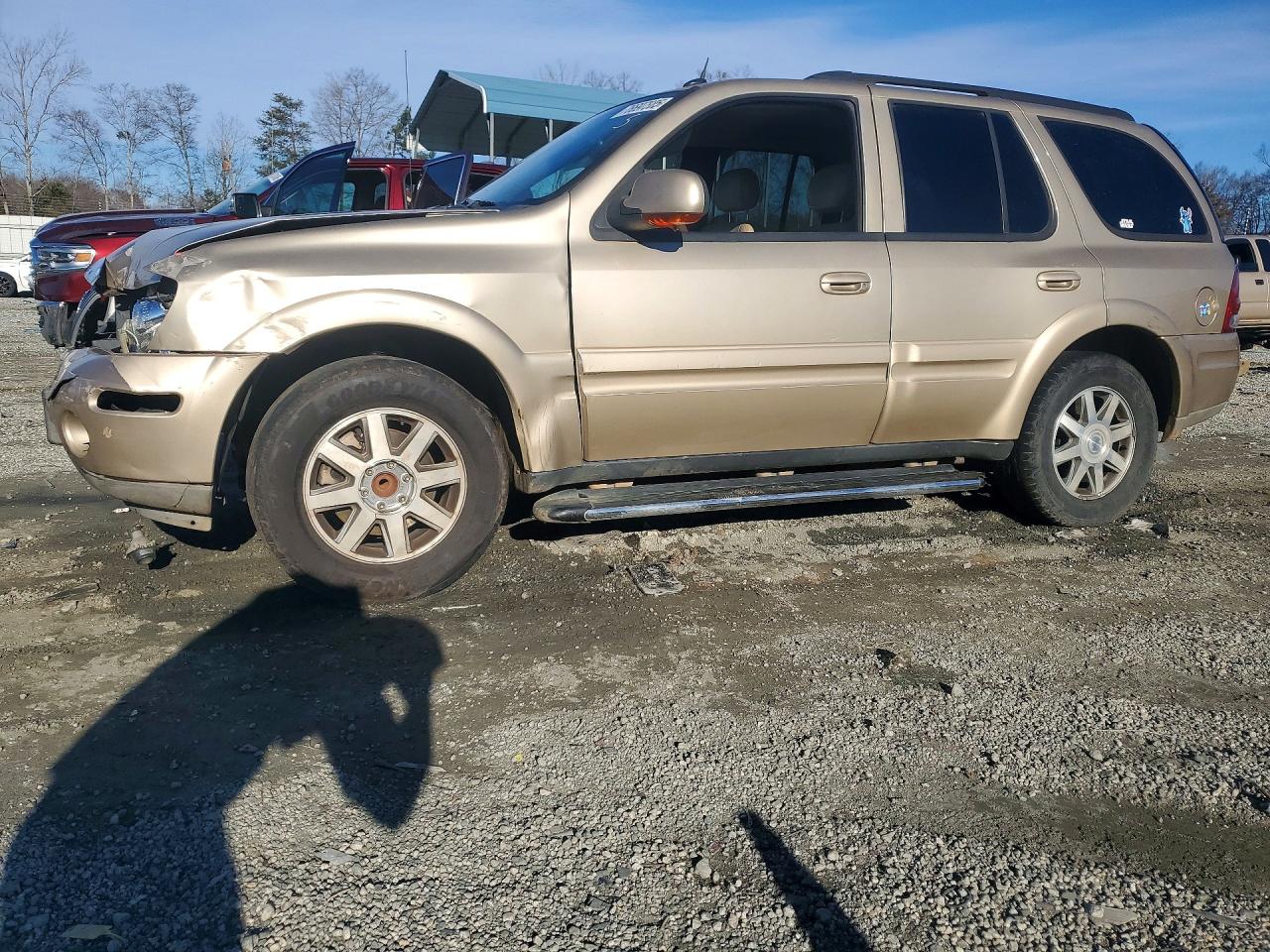 2005 Buick Rainier CXL, VIN 5GAET13M252128464 — Front end