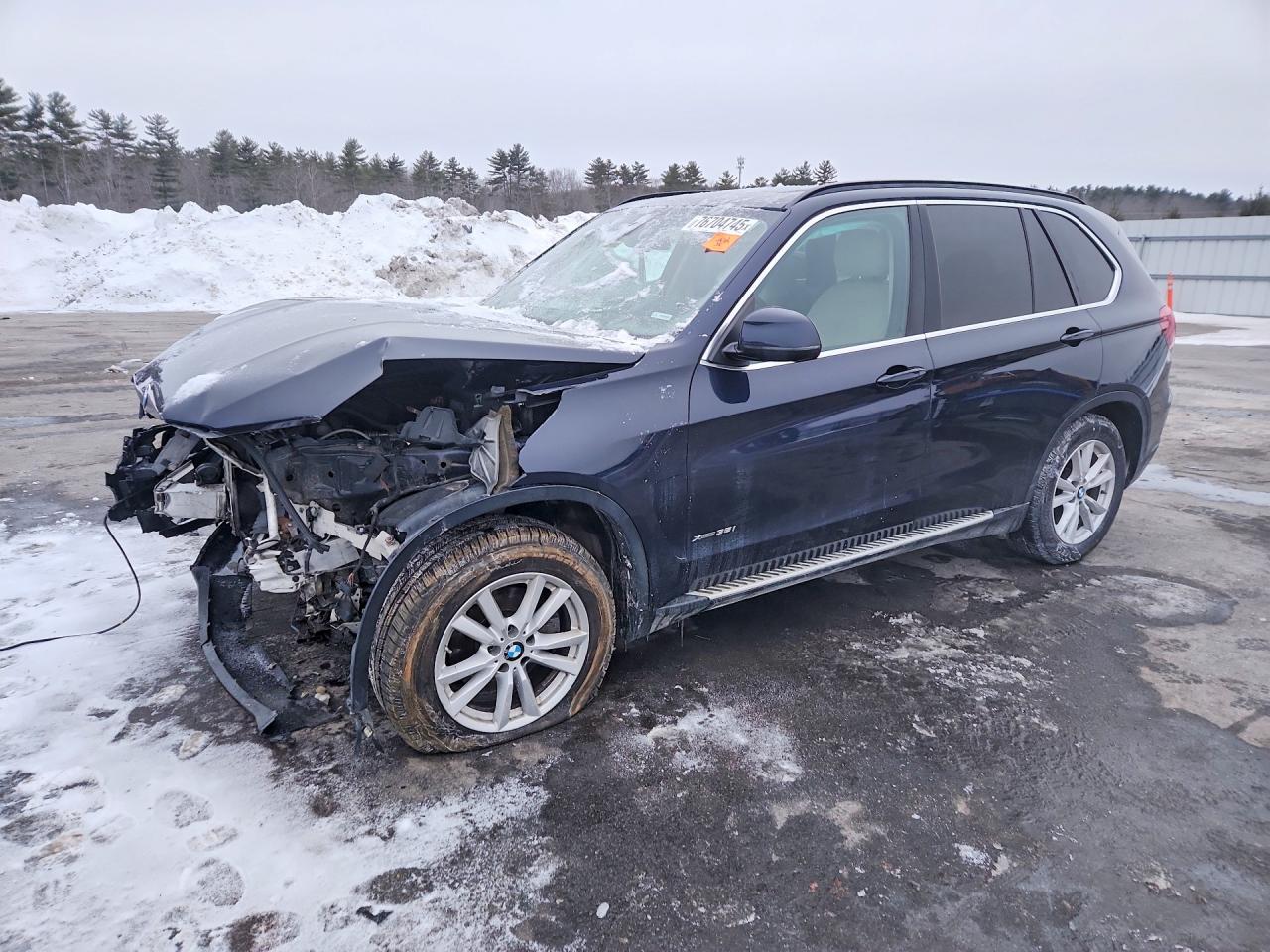 2015 BMW X5 xDrive35i, VIN 5UXKR0C58F0K68792 — Front end