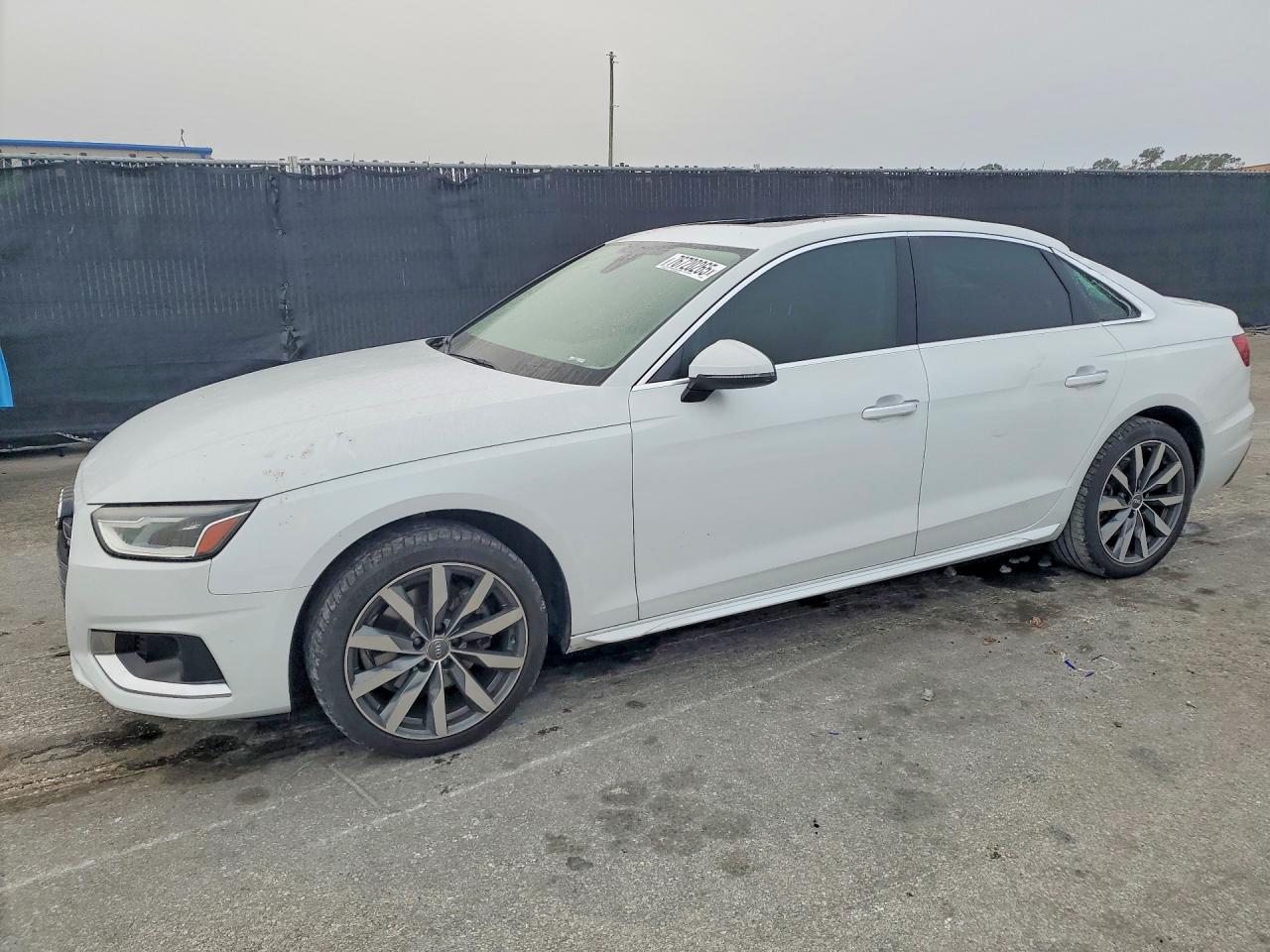 2020 Audi A4 Premium, VIN WAUGMAF44LN008500 — Крыша