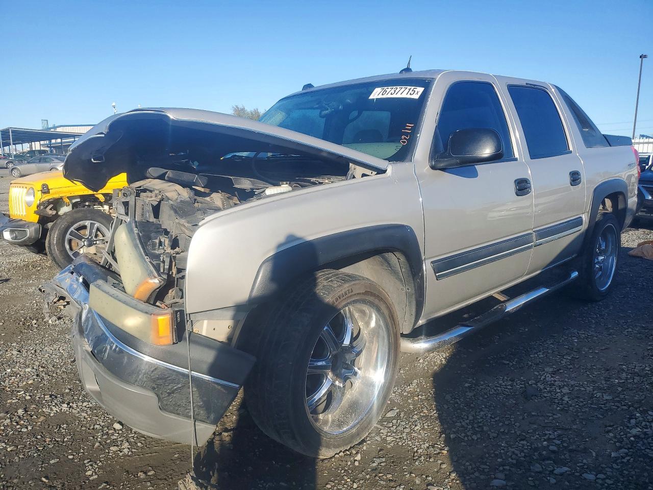 2004 Chevrolet Avalanche Z71, VIN 3GNEK12T04G307464 — Front end
