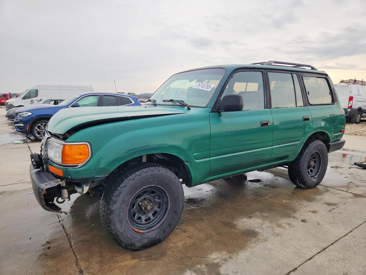 1995 Toyota Land Cruiser, VIN JT3DJ81W2S0093725 — Front end