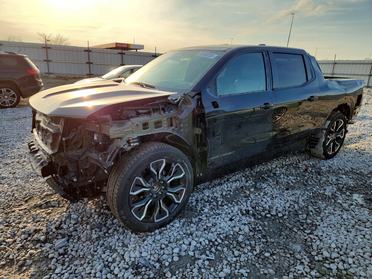 2025 GMC Sierra EV Extended Range Denali, VIN 1GT10MED2SU403609 — Front end