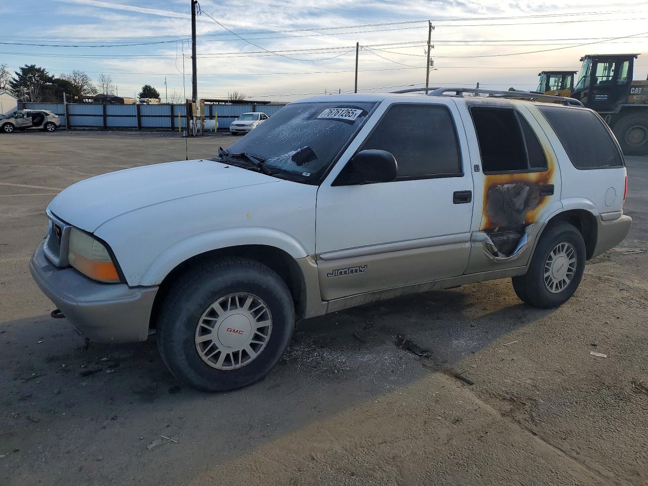 2001 GMC Jimmy SLE, VIN 1GKDT13WX12217001 — Вандализм