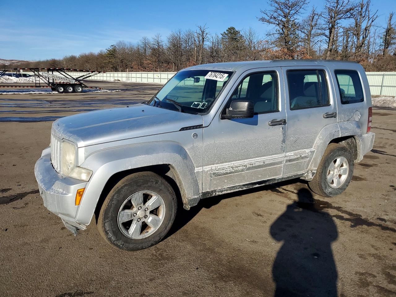 2010 Jeep Liberty Sport, VIN 1J4PN2GK5AW166445 — Перед