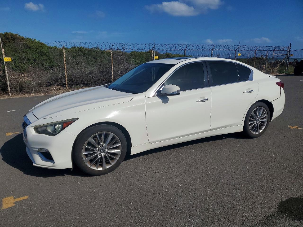 2019 Infiniti Q50 Luxe, VIN JN1EV7AP5KM510855 — Зад