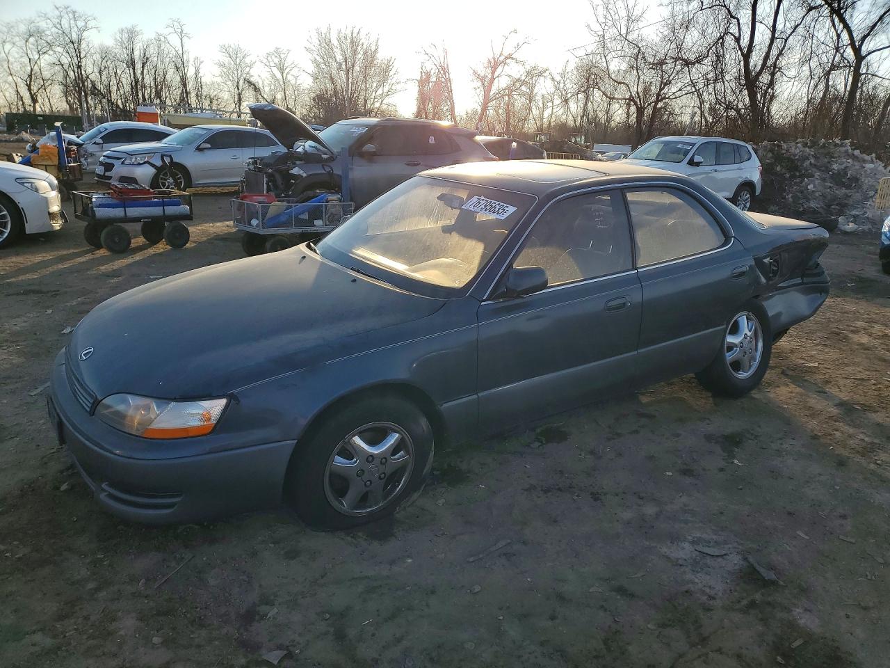 1995 Lexus ES 300, VIN JT8GK13T2S0084070 — Rear end