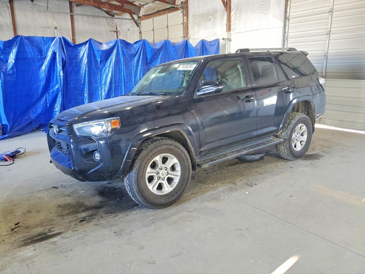 2022 Toyota 4Runner SR5 Premium, VIN JTENU5JR0N6063975 — Front end
