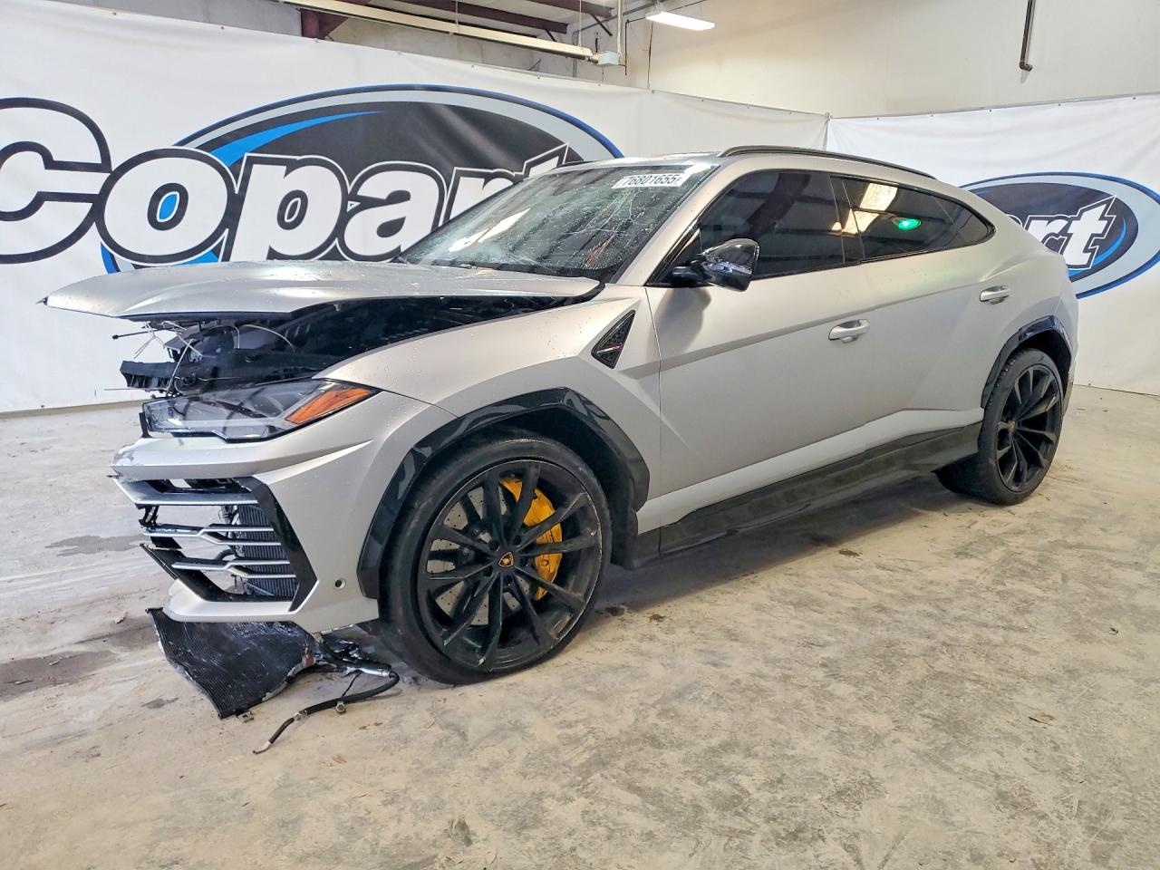 2021 Lamborghini Urus, VIN ZPBUA1ZL7MLA15626 — Front end