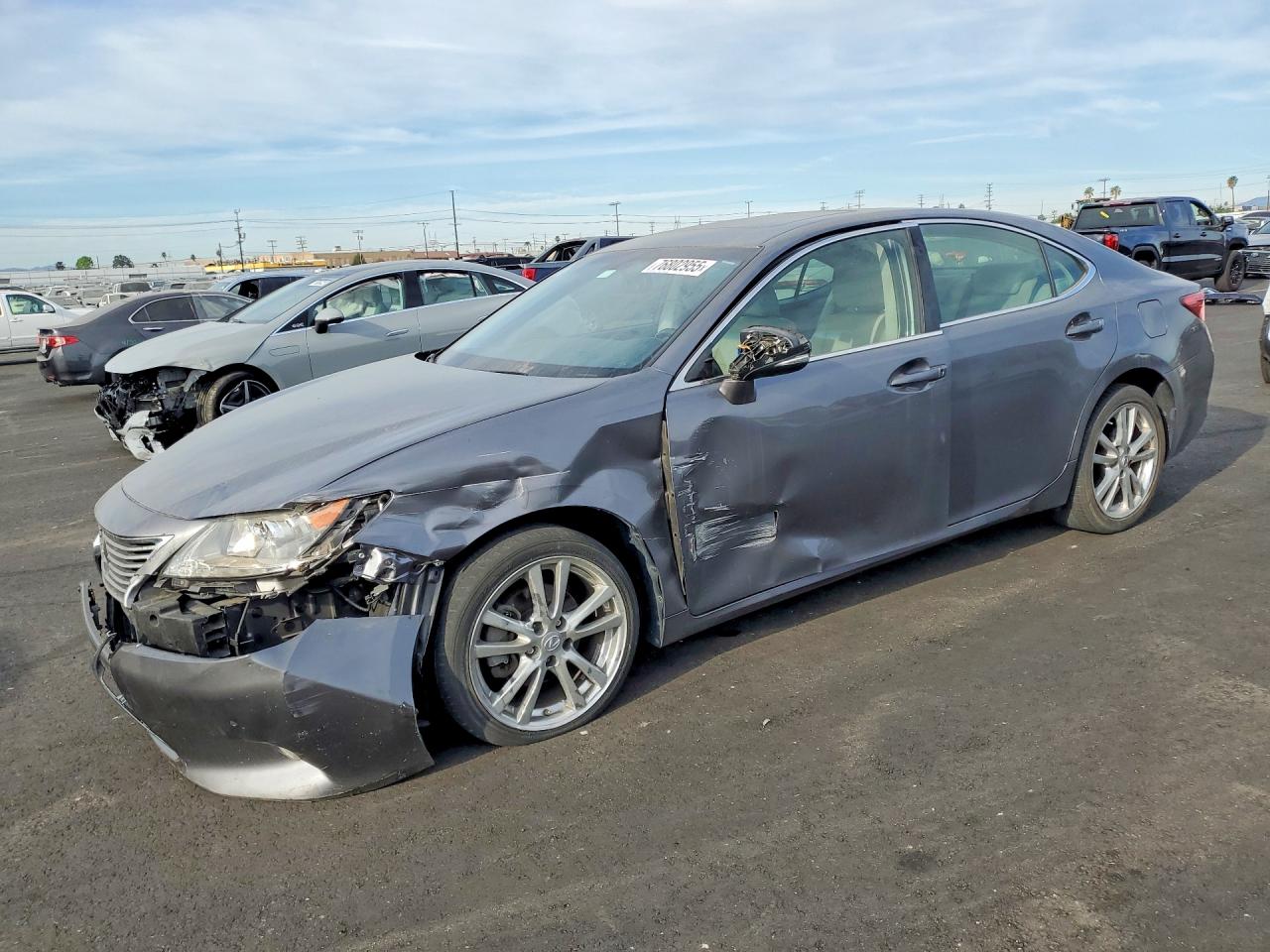 2014 Lexus ES 330, VIN JTHBK1GG6E2141595 — Front end