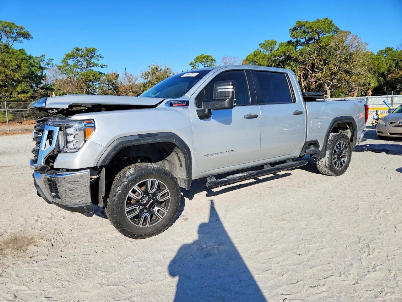 2023 GMC Sierra 2500HD Pro, VIN 1GT49LEY4PF142768 — Front end