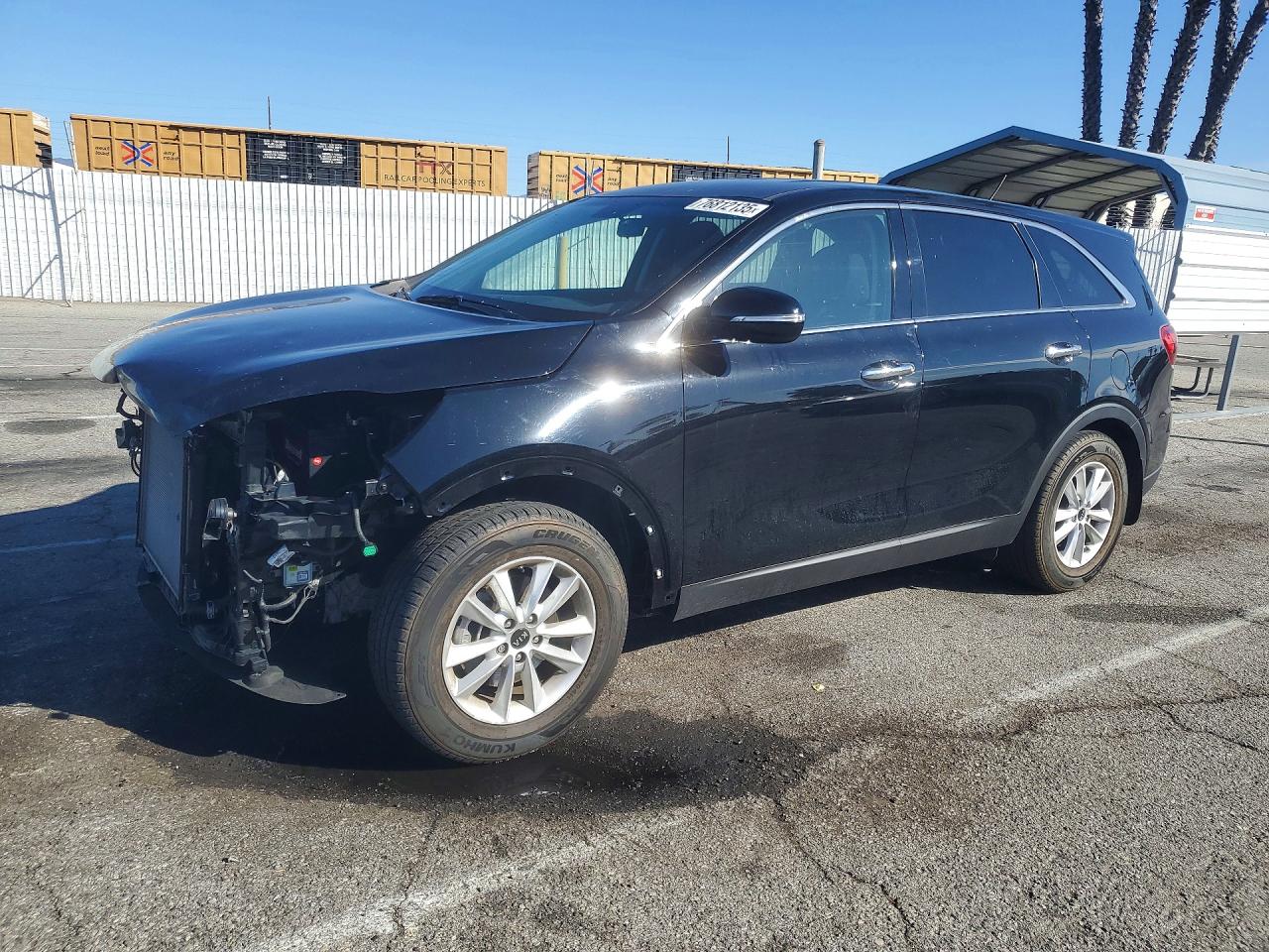 2019 Kia Sorento LX, VIN 5XYPG4A32KG511653 — Front end