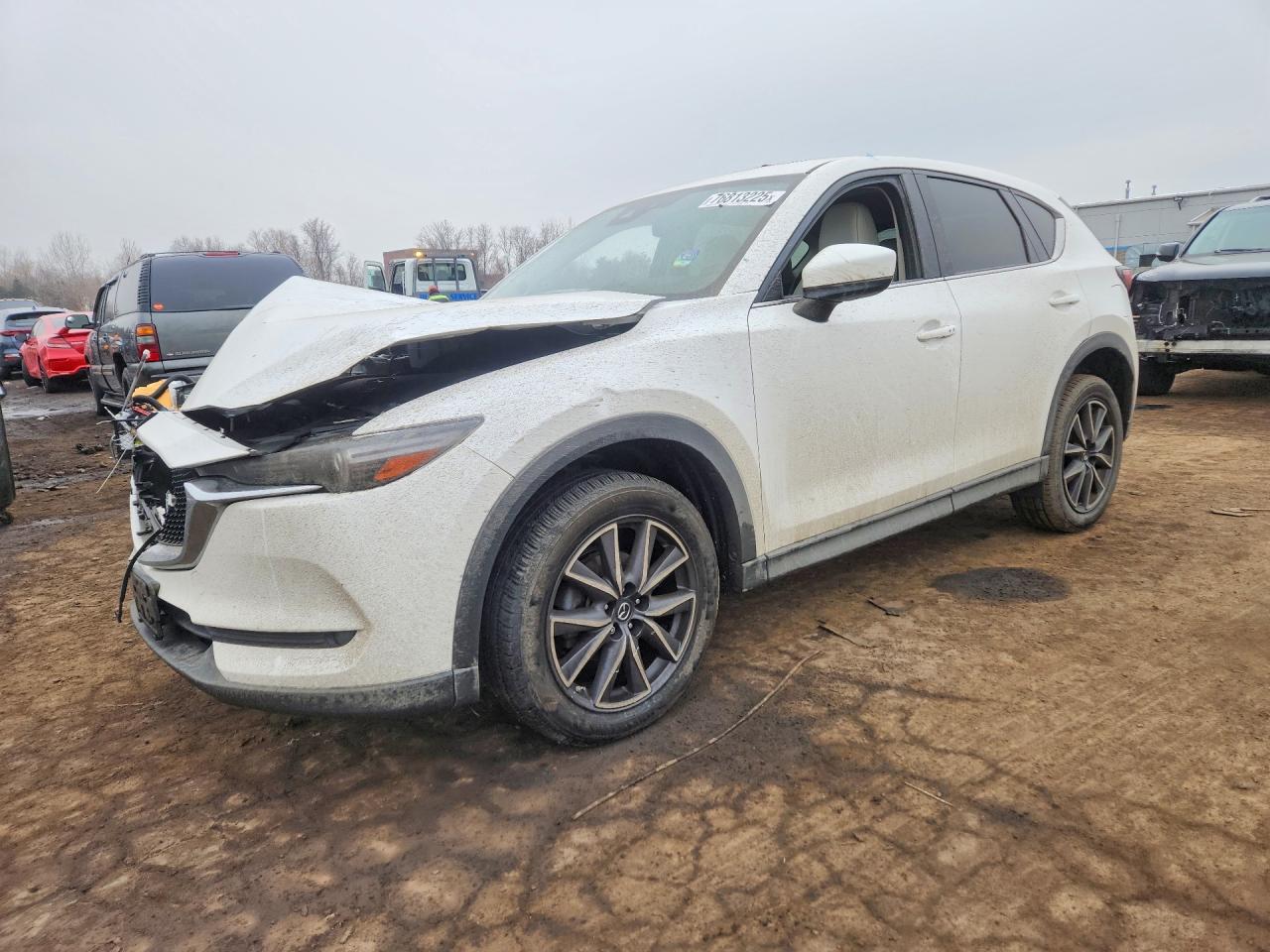 2018 Mazda CX-5 Grand Touring, VIN JM3KFBDM8J0390404 — Front end