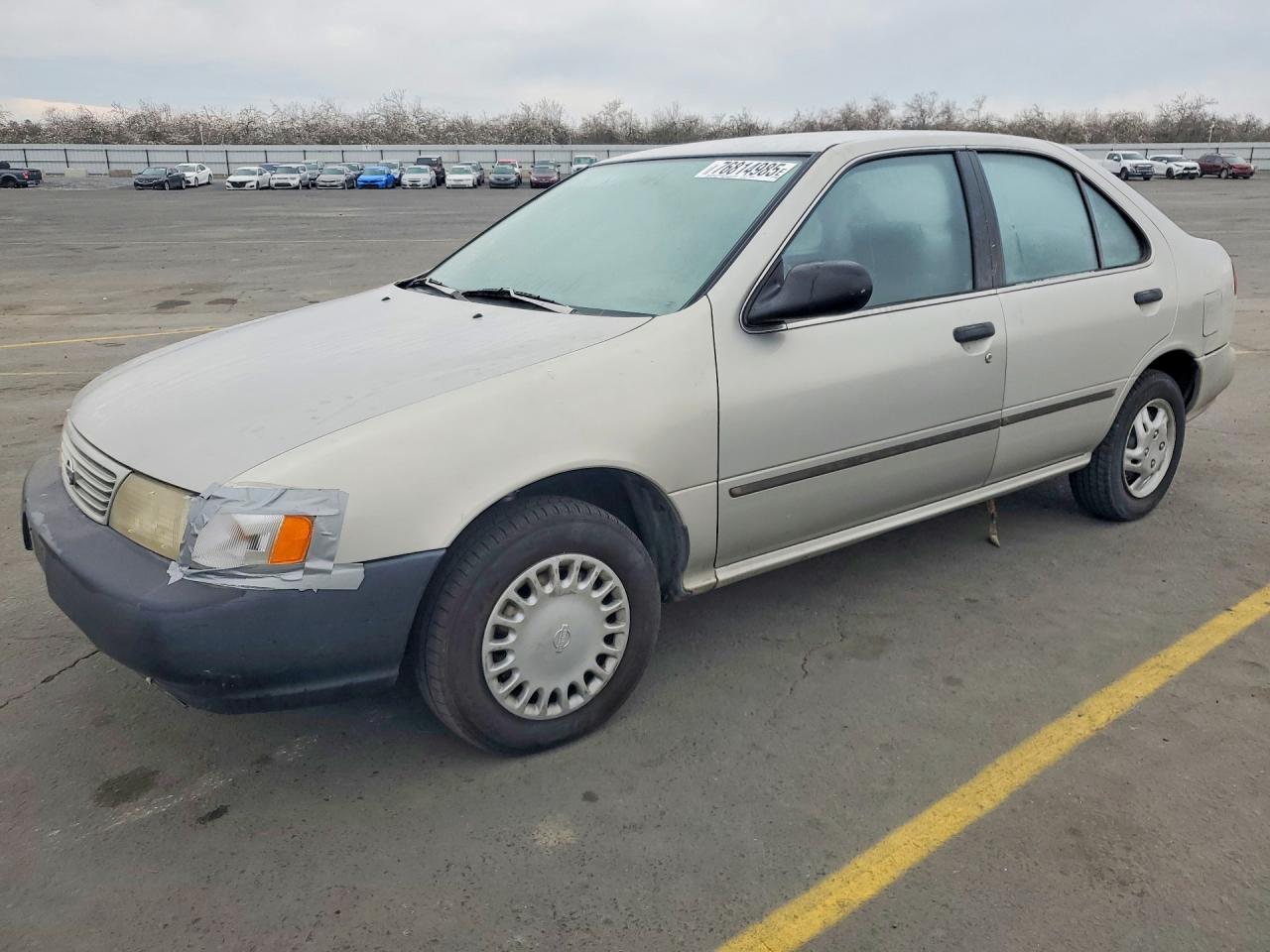 1997 Nissan Sentra XE, VIN 1N4AB41D3VC746221 — Бок