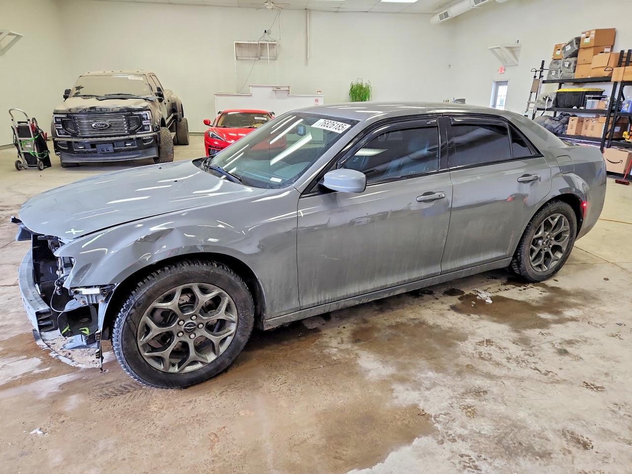 2017 Chrysler 300 S, VIN 2C3CCAGG8HH506992 — Перед