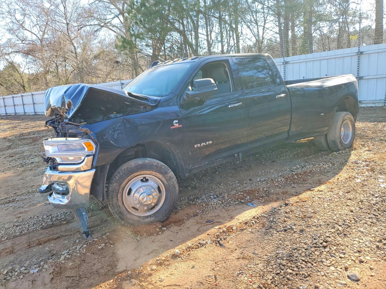 2019 Ram 3500 Lone Star, VIN 3C63RRHL5KG715870 — Front end