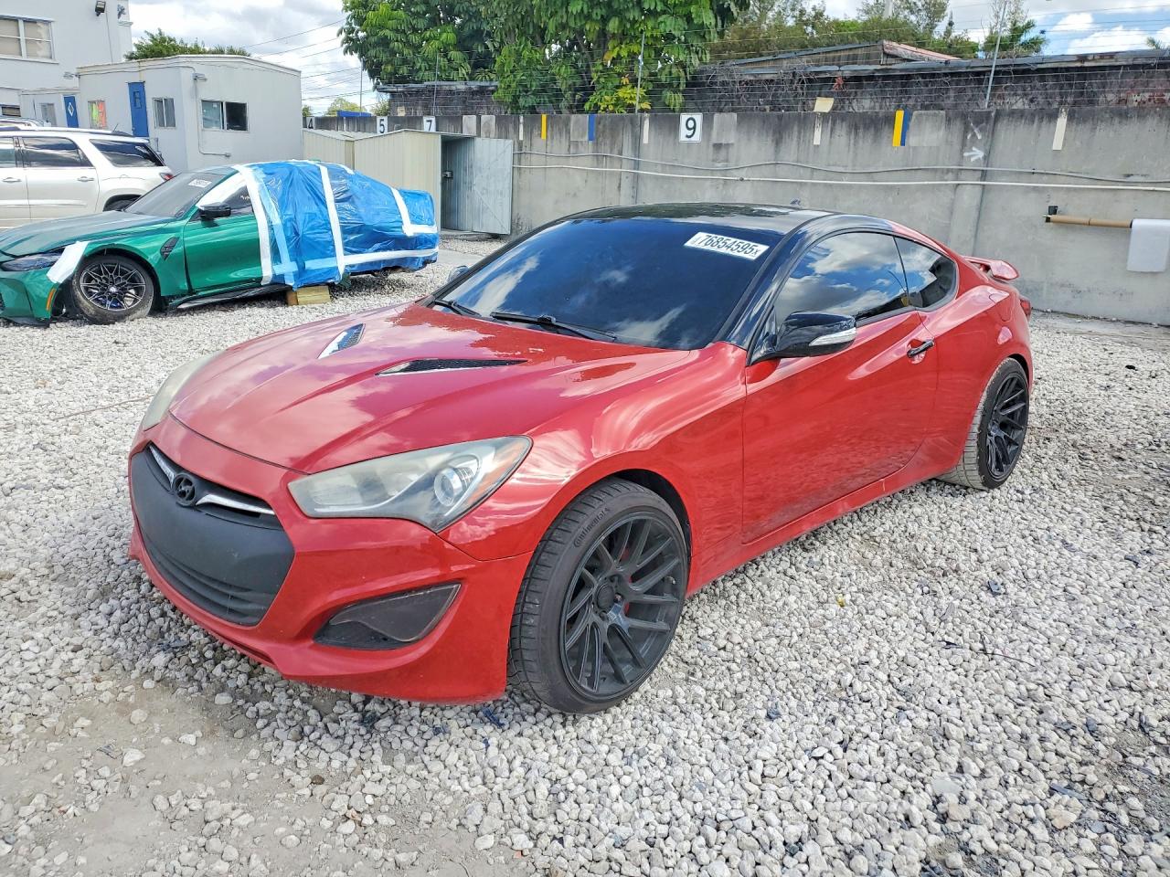 2015 Hyundai Genesis Coupe Ultimate, VIN KMHHU6KJ7FU121864 — Minor dents and scratches