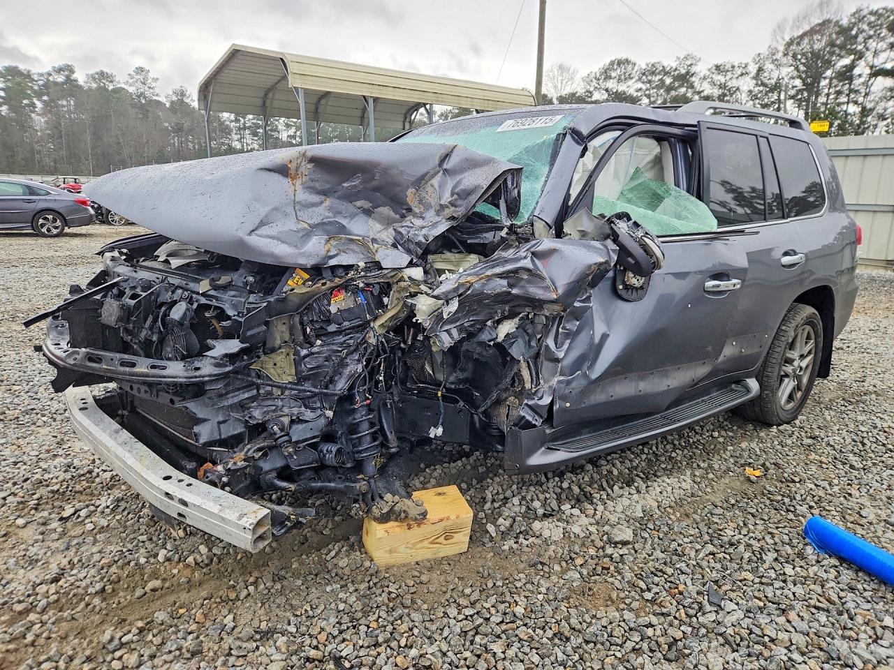 2013 Lexus LX 570, VIN JTJHY7AX8D4105316 — Перед
