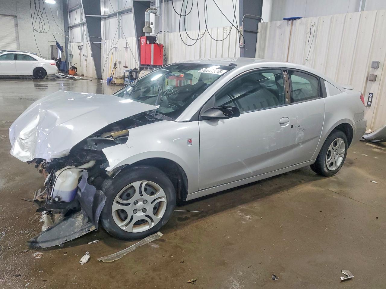 2005 Saturn ION ION 2, VIN 1G8AM12F75Z103879 — Front end