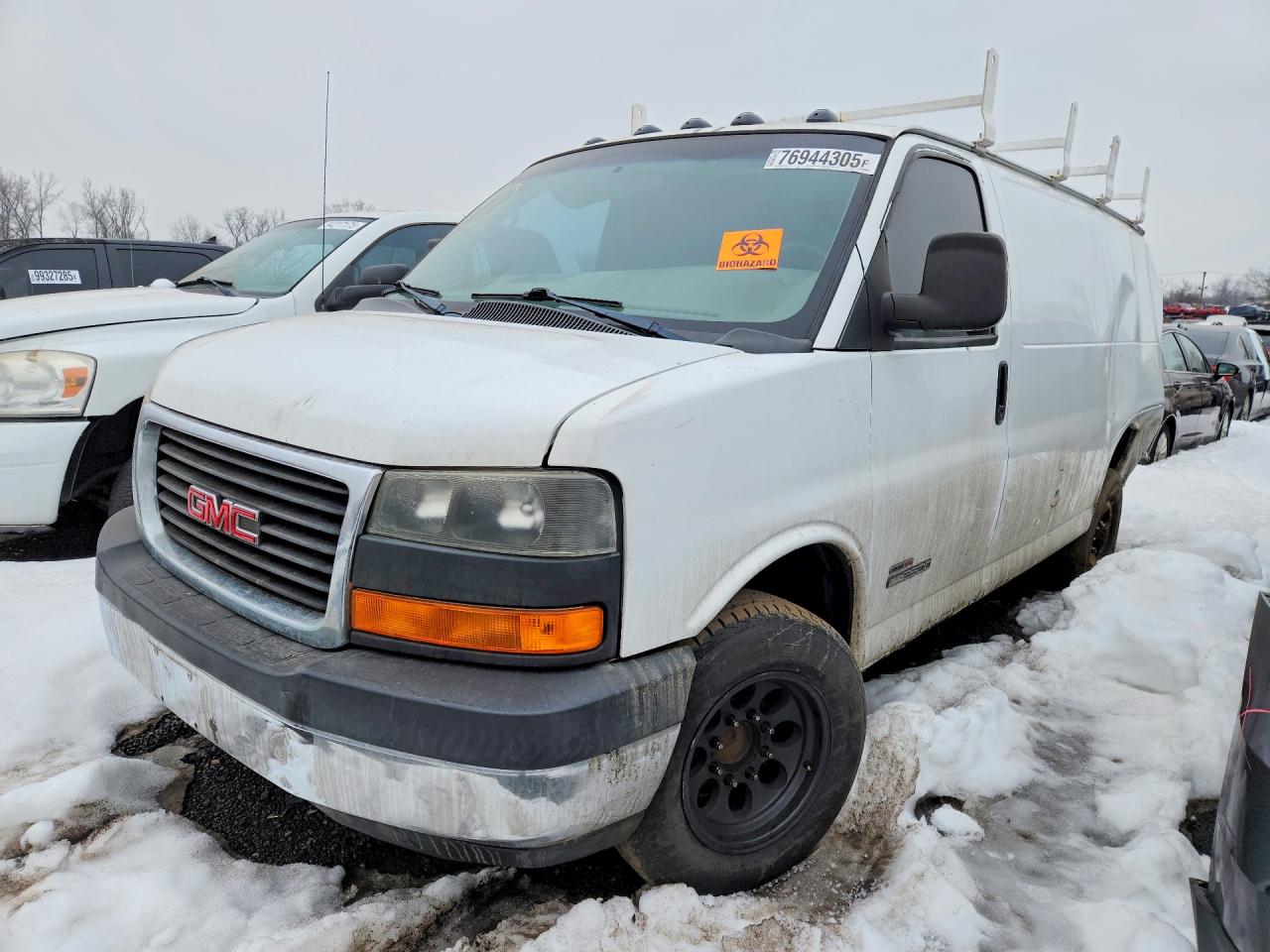 2006 GMC Savana, VIN 1GTGG252861173056 — Rear end